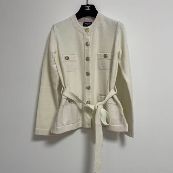 CHANEL Off-White Multi-Pocket Tie-Front Knit Cardigan: A timelessly elegant Fren - Picture 1 of 12